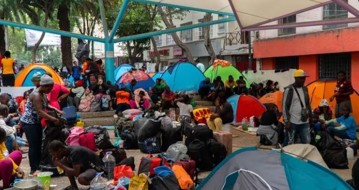 Grave crisis de migrantes en CDMX: albergues colapsados