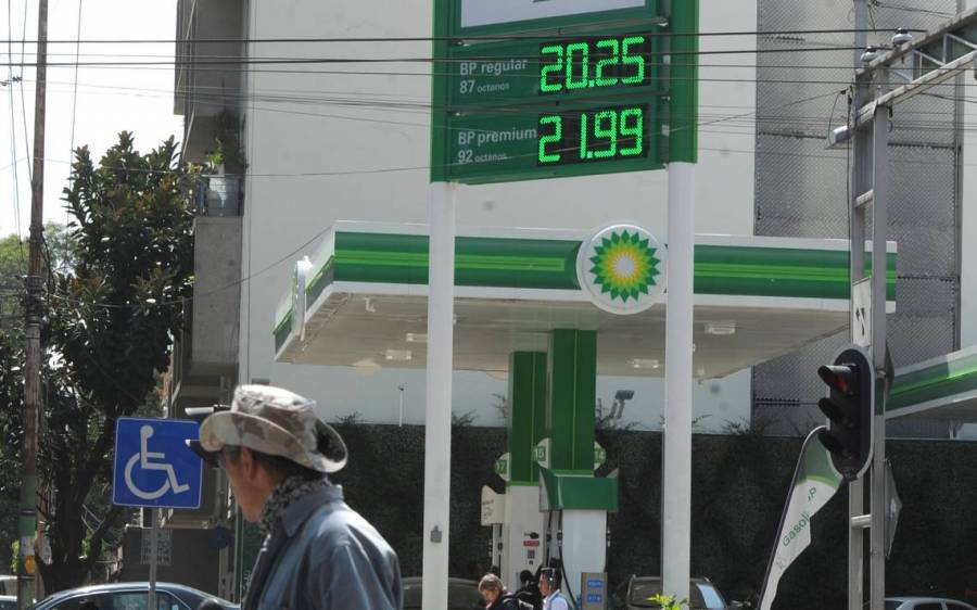 AMLO descarta gasolinazos ¿y las alzas registradas no lo son?