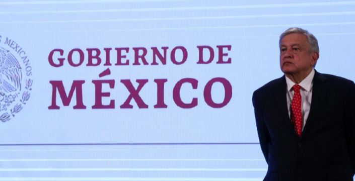 AMLO acusar que directivo de Twitter "es panista"; esto le responden