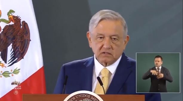 "El derecho al respeto ajeno es la paz", AMLO dice mal frase célebre de Juárez