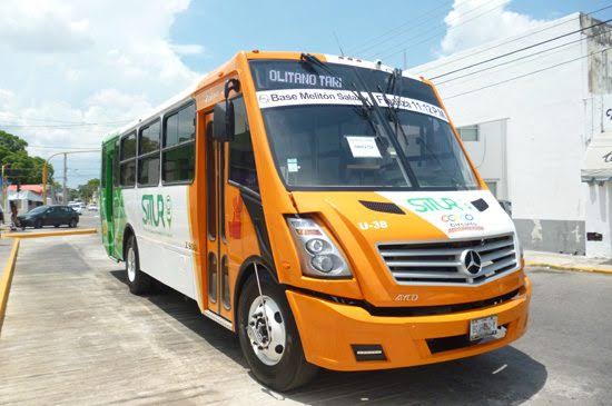 Mérida: Se bajó de la banqueta y lo arrolla un camión en el Centro