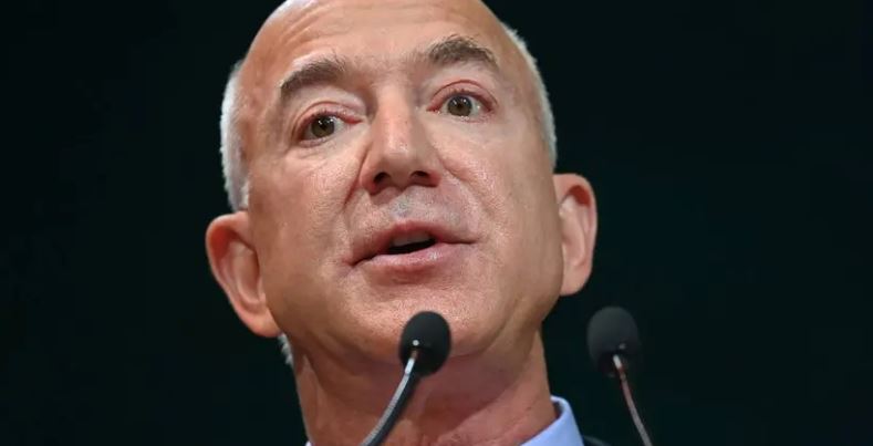 Jeff Bezos desbanca a Elon Musk como el hombre más rico del mundo