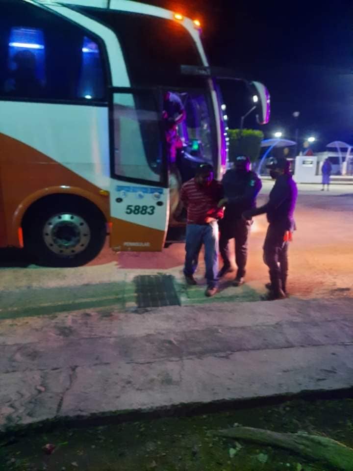 Ebrios amenazan con un cúter a pasajeros de bus que iba a Valladolid