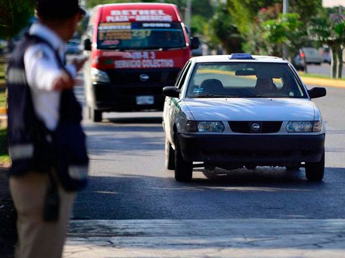 ¡Peligro! Pareja es ‘sedada’ por taxista de Cancún con gel antibacterial