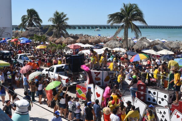 Estacionamientos y transporte gratis en Progreso por el Carnaval