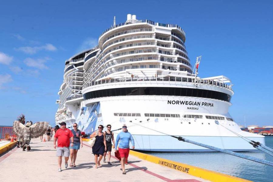 Con 2,306 pasajeros arriba a Progreso, Yucatán, el crucero Norwegian Prima