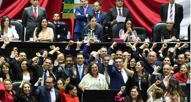 Morena denuncia a Xóchitl por su discurso en el Congreso el día del informe de AMLO