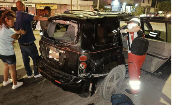 Motociclista de 16 años se impacta con camioneta que cerró su paso en Torreón