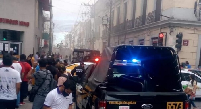 Mérida: Reportan incendio en el Centro; un Policía resulta intoxicado