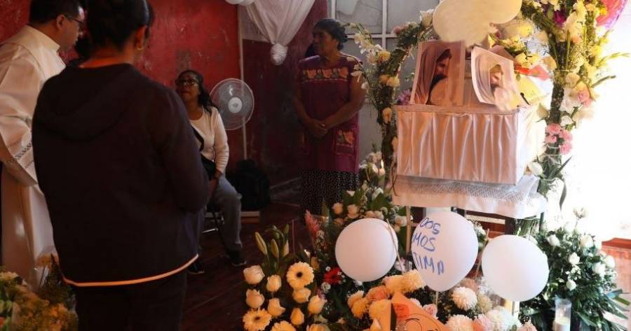 (VÍDEO) Familiares dan el último adiós a Fátima con globos blancos