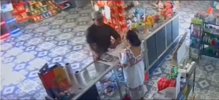 Oxkutzcab: Ladrón arrebata soguilla de oro a mujer en tienda de abarrotes