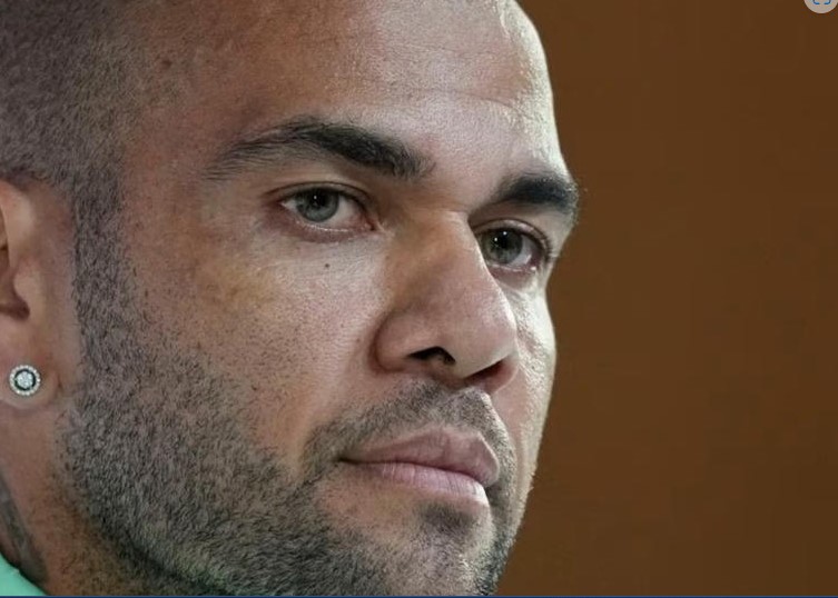 España: Procesan a Dani Alves por agresión ìntima y le fijan millonaria fianza