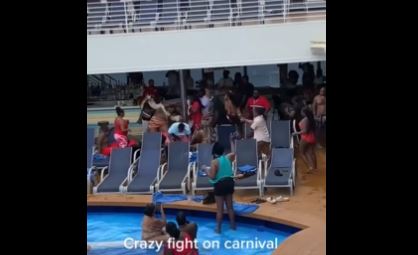 (VÍDEO) Feroz pelea masiva a bordo de un crucero de Carnival