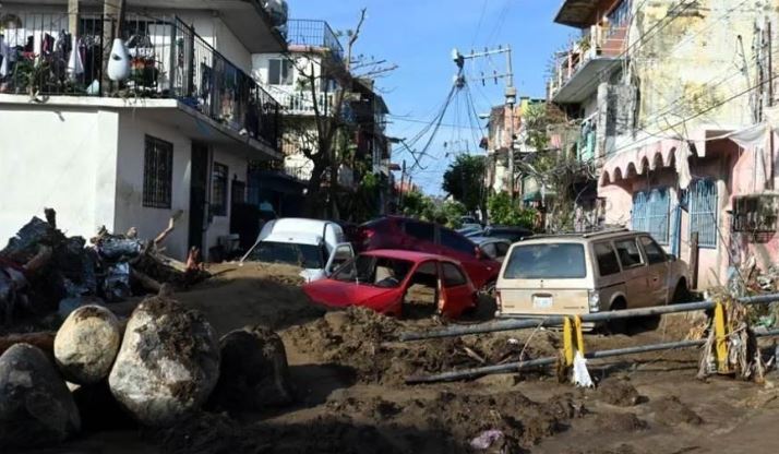 'Nos urgen alimentos', claman en Acapulco; hay rapiña frente a la GN