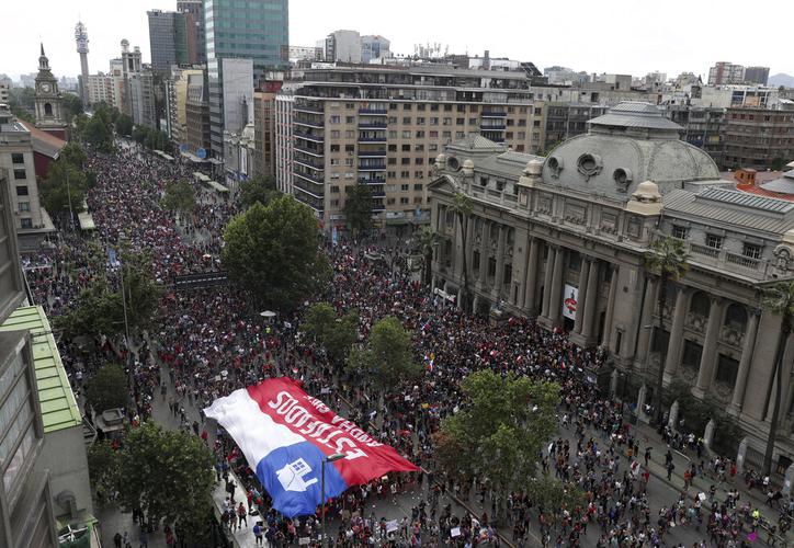 Chile vive la mayor manifestación desde la caída de Pinochet