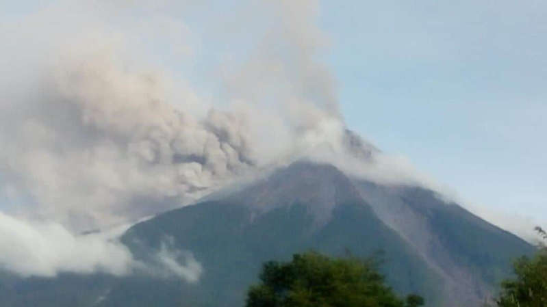 "Volcán de Fuego" entra en erupción en Guatemala