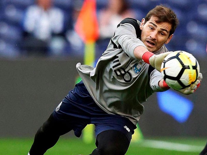 Tras 39 años en el futbol, Iker Casillas anuncia su retiro