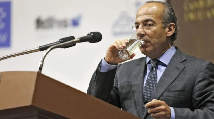 Vicente Fox me dijo que no debía meterme con el narco: Felipe Calderón