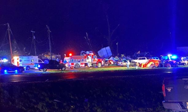 Poderoso tornado arrasa con varios poblados en EE.UU. y deja 23 muertos