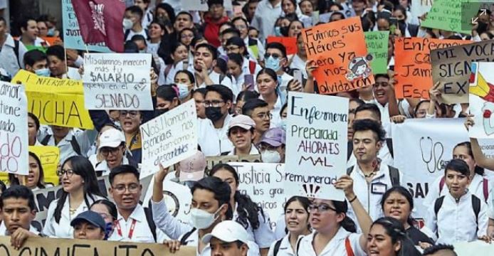 Tras fracaso del Insabi, bajos salarios y abusos en el IMSS-Bienestar