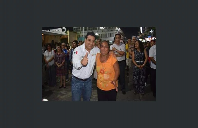 Intentan estrangular a alcalde de Veracruz (video)