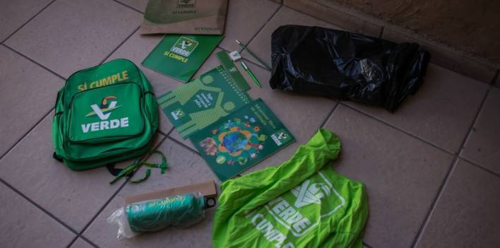 El Verde, lo hizo de nuevo, gastó este año $47.5 millones en ¡mochilas!