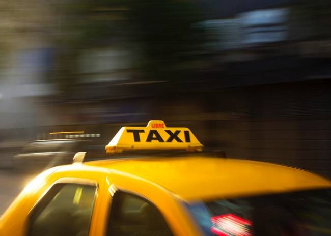 Abordó un taxi incorrecto y le costó la vida a una joven en CDMX