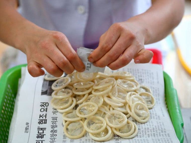 Vietnam: Confiscan 345,000 condones; los limpiaban y reutilizaban