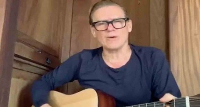 'Malditos… deberían volverse veganos', dice Bryan Adams sobre los chinos