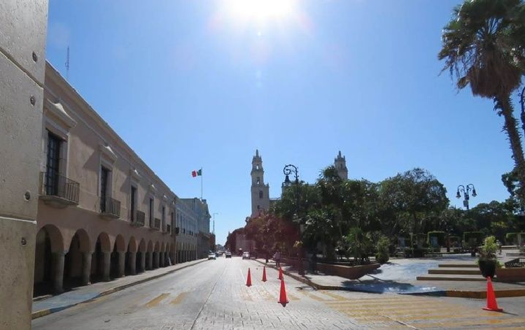 El calor está que "derrite" a Mérida con 45 grados