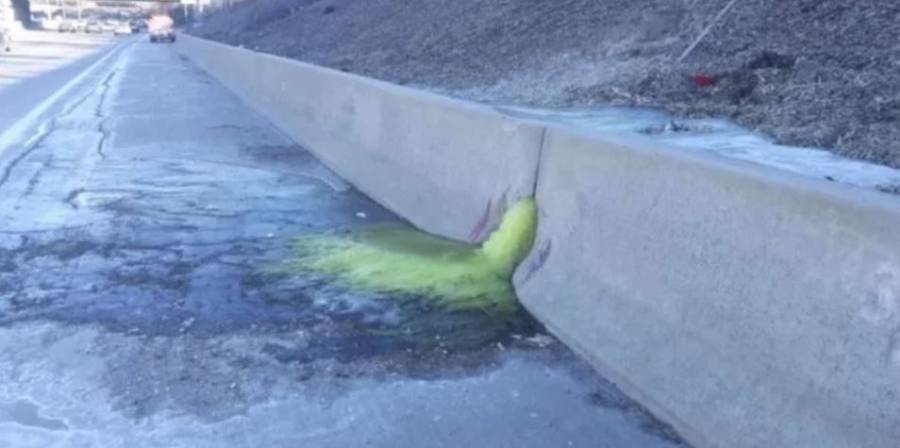 Sustancia muy tóxica y cancerígena se derrama por una carretera en EE.UU.