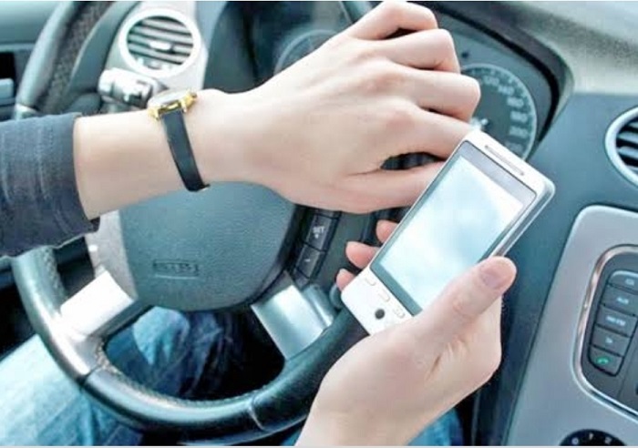 Causa no. 1 de accidentes en Yucatán: el uso del celular mientras se conduce