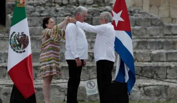 "Son conservadores": AMLO dice a quienes reclamaron condecoración al dictador Díaz-Canel