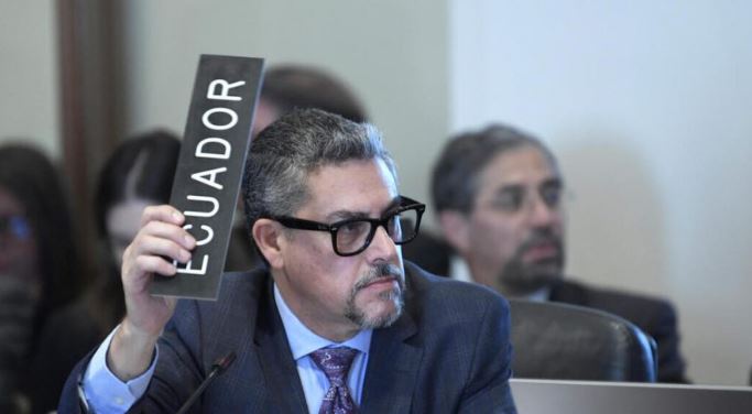 Ecuador presenta ante la OEA pruebas de injerencia de AMLO y exige sanciones