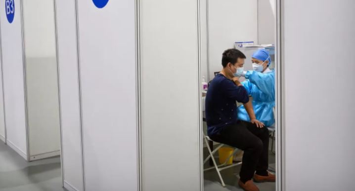 Como al inicio de la pandemia: China construye en 5 días hospital COVID