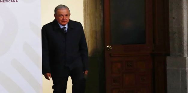 AMLO asegura que superó al Covid-19 sólo con miel, limón y paracetamol