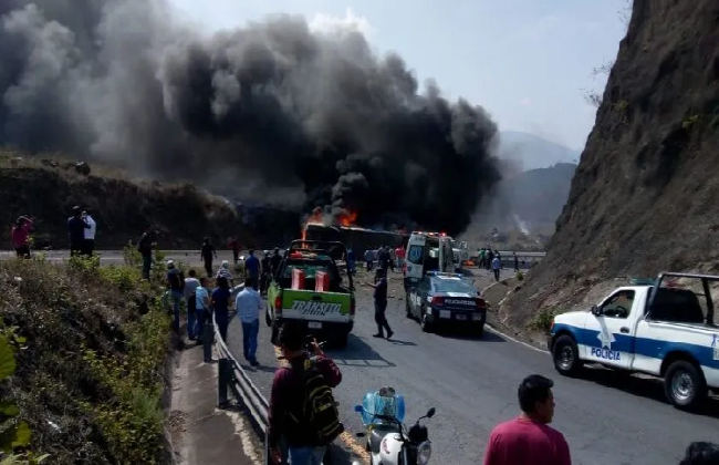 Preliminar: 2 muertos en accidente en vía Veracruz-Puebla