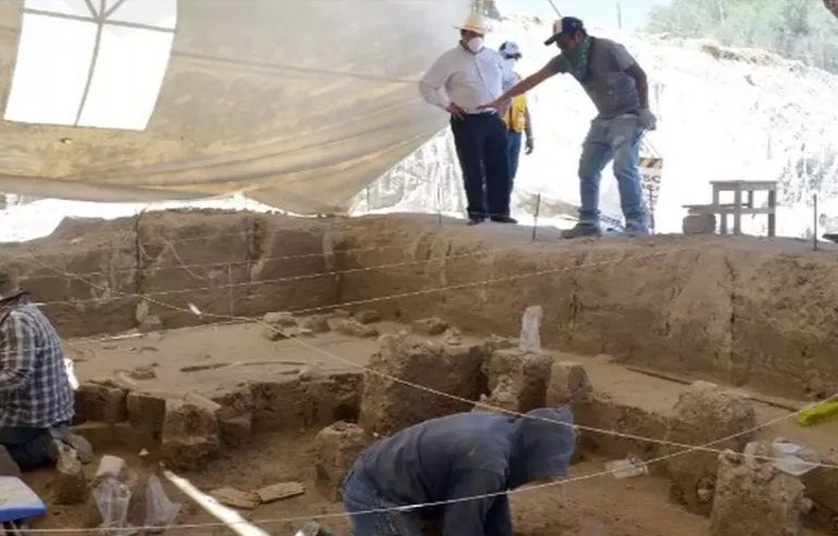 Amplían basurero y encuentran restos de mamut en Tultepec