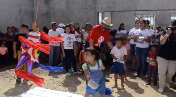 Foráneos se sorprenden porque en Yucatán la piñata se rompe “a puño limpio”