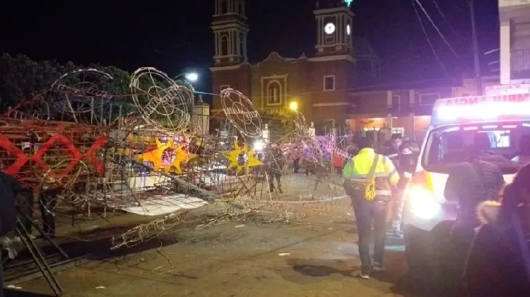 Derrumbe de castillo hecho con pirotecnia deja un muerto y 8 heridos