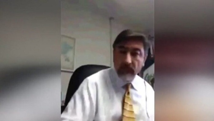 (VIDEO) Consul mexicano en Canadá se masturba en su oficina