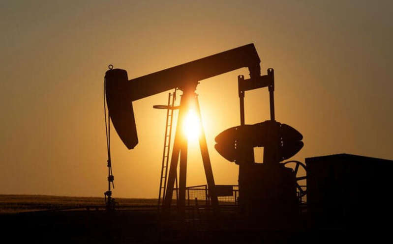 Petróleo sucumbe por efecto de ómicron sobre demanda de crudo