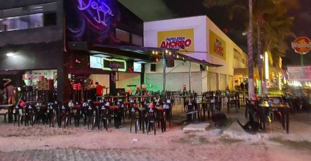 Cancún: Balacera deja al menos 2 muertos y 8 heridos en zona de bares