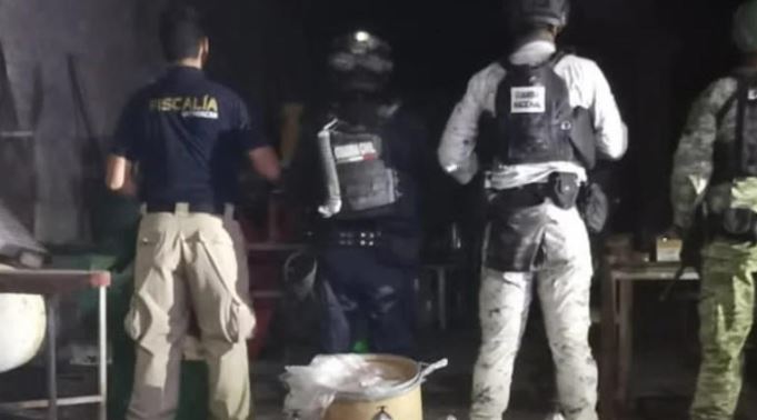 Sicarios colombianos capacitan a narcos en Michoacán para hacer bombas