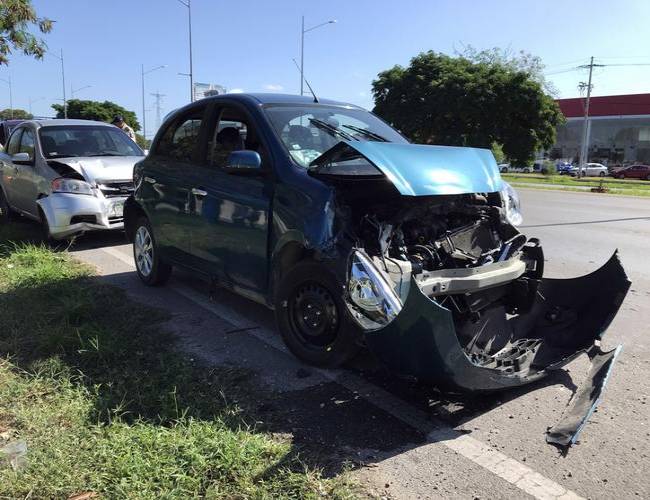 Cadena de accidentes en el Periférico de Mérida: 10 en menos de una hora