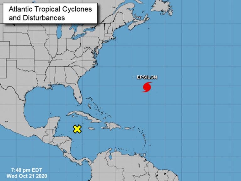 Epsilon ya es huracán 3 y sigue esta trayectoria