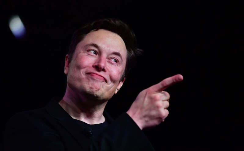 Elon Musk bloqueó en Twitter a estudiante que no aceptó oferta de 5 mil dólares