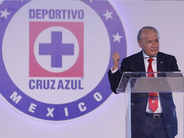 Billy Álvarez, presidente del Cruz Azul tiene orden de captura
