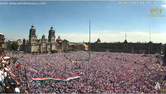 Lleno a reventar el Zócalo de la CDMX por la defensa del INE