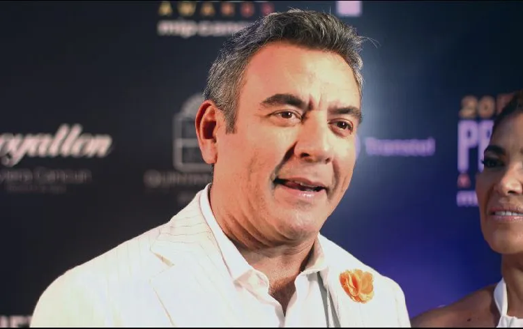 Héctor Sandarti satisfecho con la nueva etapa que inicia en Telemundo